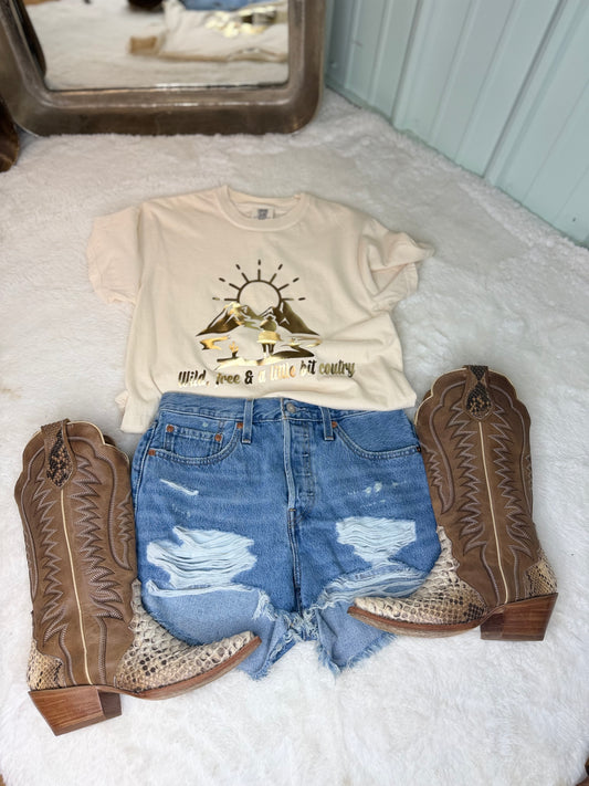 Golden country tee