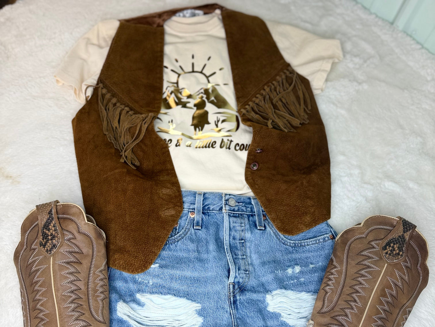 Golden country tee
