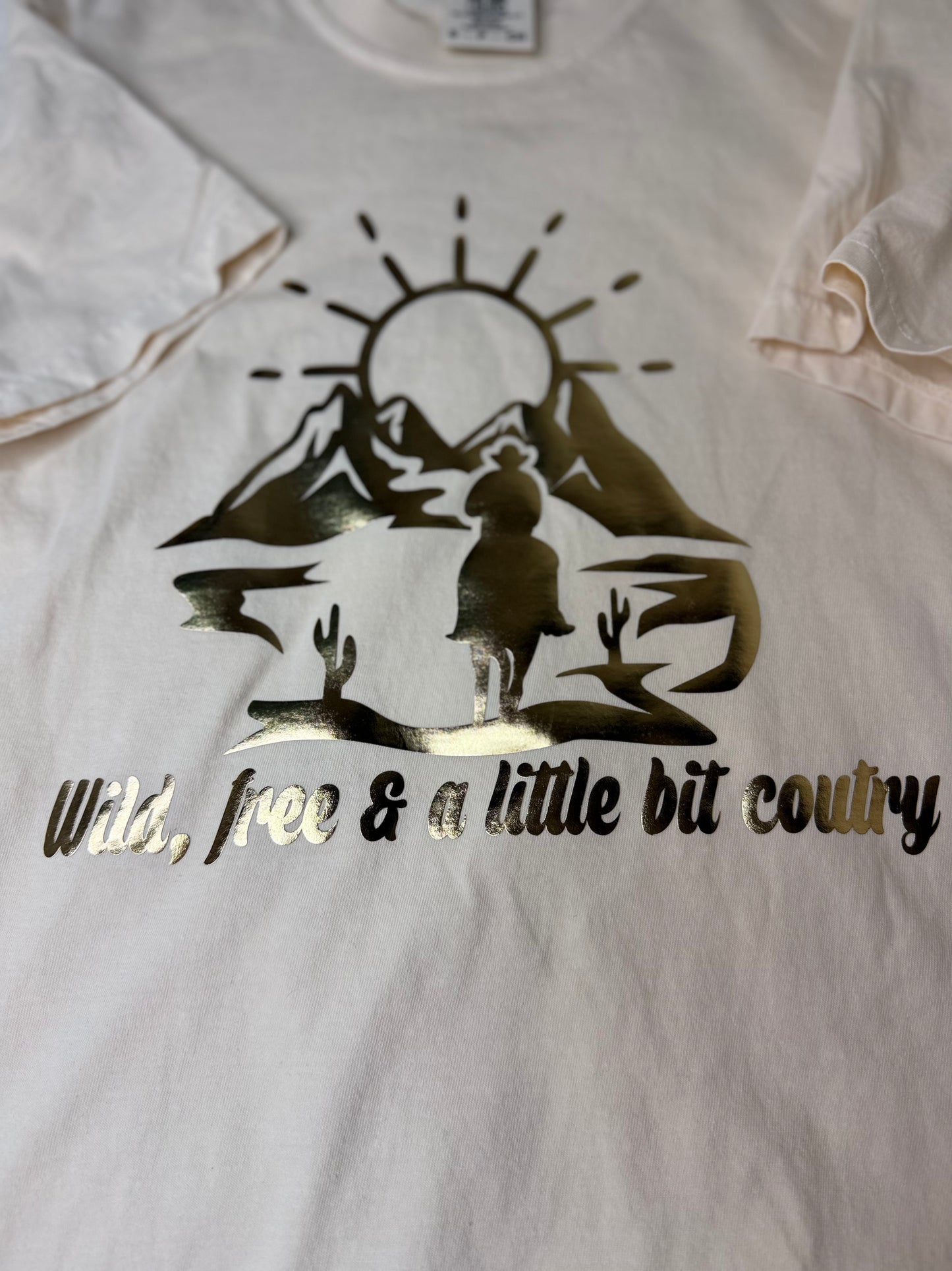 Golden country tee