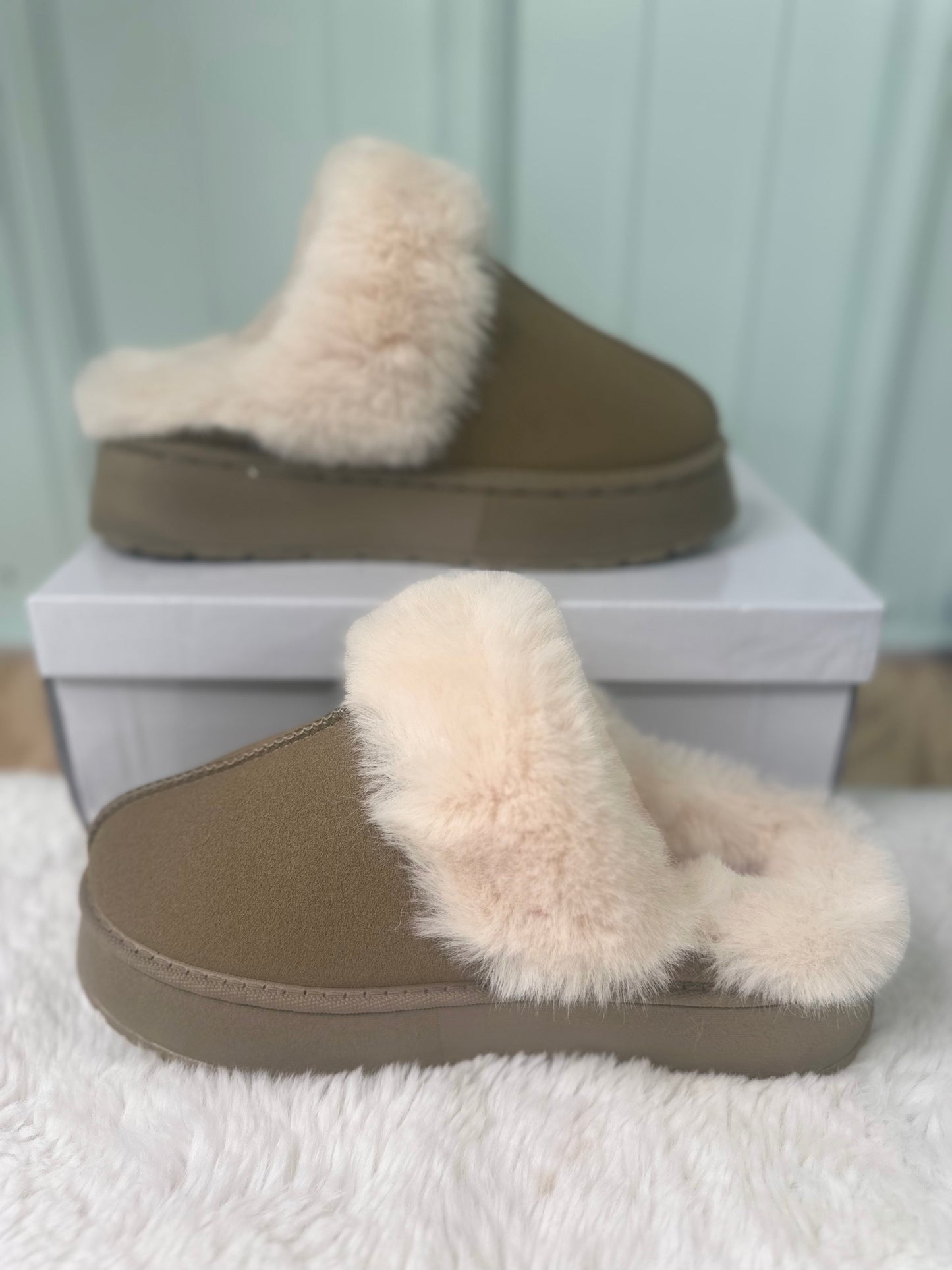 Platform khaki slippers