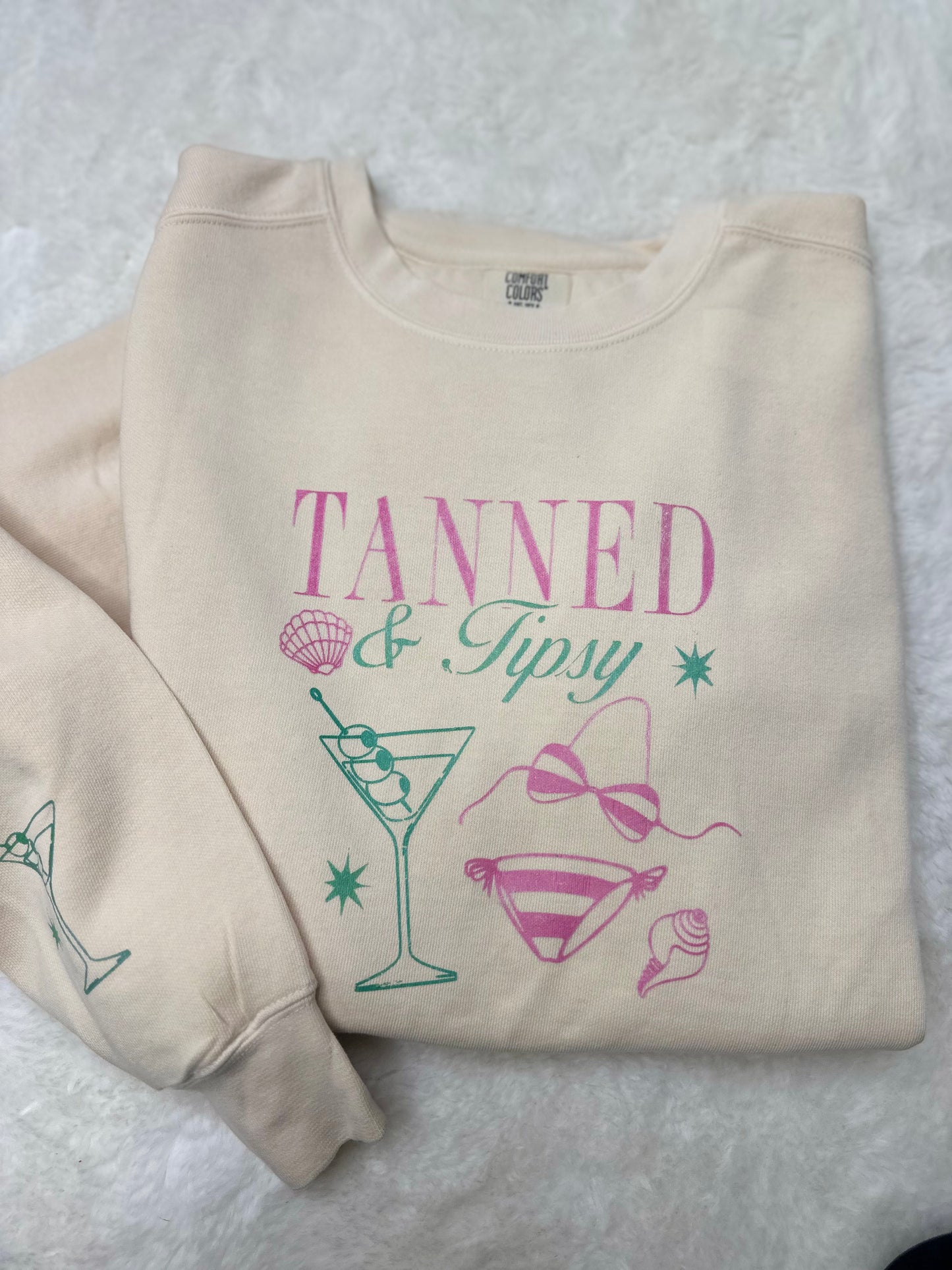 Tanned & Tipsy Distressed Crew